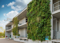 <p>Privatpersonen und Unternehmen, die in der Stadt Zürich ihre Fassaden oder Dächer begrünen, erhalten einen Förderbeitrag. Damit soll der…</p>