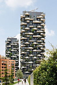 <p>Die Jury des Internationalen Hochhaus Preises (IHP) 2014 hat einstimmig entschieden: Die Wohnhochhäuser Bosco Verticale – Vertikaler Wald – in…</p>