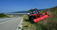 Mähen quer zum Abhang <p>Eigentlich wurden sie für die Berglandwirtschaft und weitab von normalem Verkehrsnetz entwickelt. Aber ausgerechnet im norddeutschen Küstentiefland,…</p>