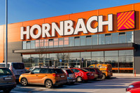 <p>Die Baumarktkette Hornbach soll online drei potenziell invasive Pflanzenarten als «heimisch und ideal für Insekten und Vögel» verkauft haben.</p>