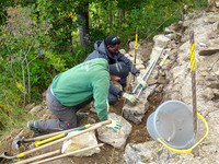 <p>Seit seinen Anfängen vor über 60 Jahren wird der Juragarten auf dem Weissenstein mit freiwillig Helfenden gehegt und gepflegt. Im September 2021…</p>