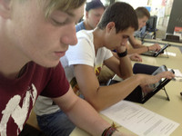 <p>Tabletcomputer werden dank neuen Lern-Apps immer mehr zum Arbeitsins­trument. Die Gärtnerklasse 2a an der Gewerblich-Industriellen Berufsfachschule…</p>