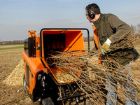 <p>Die grössten Probleme bei der ökonomischen Beseitigung von pflanzlichem Material machen sperrige Äste sowie zähe, krautige Stengel und die darin…</p>