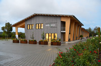 <p>JardinSuisse Aargau feierte am letzten Freitag, 28. August 2020, die Einweihung des Bildungszentrums Gärtner in Birr – coronabedingt später als…</p>