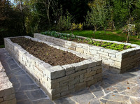 <p>Als natürliches Bauend Gestaltungsmaterial geniesst Naturstein in der heutigen «Ökogesellschaft» viel Sympathie. Nicht wenige sehen die Steingewinnung…</p>