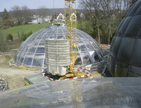 <p>Seit der Einweihung der drei futuristischen Kuppel-schauhäuser des Botanischen Gartens Zürich sind 35 Jahre verstrichen. In den letzten Jahren wurde…</p>