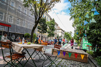 Temporäre Hitzeanpassungsmassnahmen in Wien <p>Die Sommer in Wien können sehr heiss werden. Um ein wenig Abkühlung zu bieten, gab es in diesem Sommer in Wien 18 temporäre sogenannte Coole Strassen…</p>