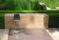 <p>Ob Bodenbelag, Brunnen oder Wasserbecken – mit Naturstein lassen sich nahezu alle wesentlichen Gestaltungselemente im Freiraum umsetzen. Die enorme…</p>