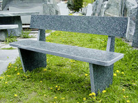 <p>Naturstein ist ein begehrtes Material in der Gartengestaltung und findet nicht nur Verwendung als Randabschluss bei Wegen, sondern auch in der…</p>