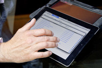 <p>Die Gartenbaufirma Diebold Zgraggen, Fislisbach (www.dzgartenbau.com), setzt auf modernste Kommunikationstechnologien. Seit einem halben Jahr sind…</p>