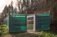 <p>Das Swiss Human Institute of Forensic Taphonomy (SHIFT) forscht im Rahmen eines Pilotprojektes am Zersetzungsprozess menschlicher Körper, u.a. mit dem…</p>