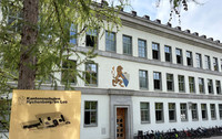 <p>Versiegelte Flächen, fehlende Beschattung und aufgeheizte Gebäude können die Wärmebelastung auf Schularealen verstärken. Eine interdisziplinäre Studie…</p>