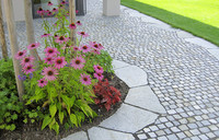 <p>Das Pflästererhandwerk ist uralt, weiss sich aber nach wie vor gut zu behaupten. Ein Gespräch mit Armin Seger über ein faszinierendes Handwerk, das…</p>