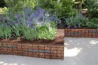 <p>Stahl findet zunehmend an Bedeutung als Baumaterial im Freiraum. Stahl ist als Werkstoff äusserst attraktiv, um anspruchsvolles Gartendesign zu…</p>