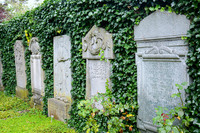 <p>In der Stadt Zürich stehen etwa 700 Grabstellen unter Denkmalschutz. Davon befindet sich rund die Hälfte auf dem Friedhof Sihlfeld. Solche…</p>