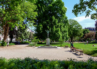 Ein grüner Stadtplatz neu gedacht <p>Oft steht der Neubau von Grün im Fokus, obwohl auch viele bestehende Anlagen erhalten und weiterentwickelt werden müssen. Die Stadt Frankfurt am Main…</p>