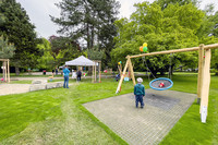 <p>Nach zehn Wochen Bauzeit konnte die Stadt Thun den sanierten Spielplatz im Schadaupark vor Kurzem wiedereröffnen.&nbsp;«Der Spielplatz ist ein Bijou…</p>