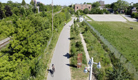 Ein stillgelegtes Bahngeleise wird zum öffentlichen Grünraum <p>Nach der High-Line in New York hat jetzt auch Toronto einen Stadtpark auf einer ausrangierten Bahnstrecke realisiert. Der West Toronto Railpath Park…</p>