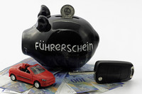 <p>Mit dem Lehrlingslohn fliesst regelmässig Geld aufs Konto. «Geld ist nicht alles, aber es macht glücklich.» Mit diesen Worten beschreibt eine…</p>