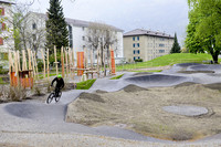 «Jeder Spielplatz hat seine Besonderheit» <p>Der am 4. Mai neu eröffnete Spielplatz «Segnes» im Churer Rheinquartier sorgt für Bewegung, sei es auf dem Pumptrack oder beim Klettern, Balancieren…</p>