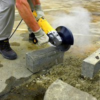 <p>Handliche elektrische Winkelschleifer sind praktische Helfer beim Schneiden oder Schleifen kleinerer Werkstücke aus Naturstein und Ziegel, Beton und…</p>