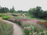 <p>«Wenn ich noch einmal auf die Welt komme, werde ich wieder Gärtner, und das nächste Mal auch noch. Denn für ein einziges Leben ward dieser Beruf zu…</p>