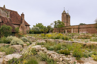 <p>2021 wurde in Sissinghurst, Kent, ein mediterraner Garten wiederbelebt, den Vita Sackville-West und Harold Nicolson Ende der 1930er-Jahre angelegt…</p>