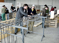 <p> Im Rahmen der Vertiefungsrichtung Landschaftsbau beschäftigen sich die HSR-Studierenden im 6. Semester intensiv mit dem Thema Stahlbeton. Die…</p>