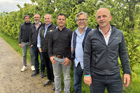 <p>Rund 50 Teilnehmende nahmen an der 31. Mitgliederversammlung der Schweizerischen Fachvereinigung Gebäudebegrünung (SFG) auf dem Bächlihof in Jona…</p>