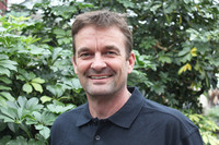 <p>Die exotische Schönheit aus Fernost wird auch als Tigerstern oder – passend zu ihrer Blüte – als Gartenorchidee bezeichnet. Die auffälligen,…</p>