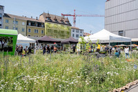 <p>Vom 3. bis 6. September 2026 wird der Meret Oppenheim-Platz hinter dem Bahnhof Basel SBB zur Blumenwiese. 2000 Wiesenziegel verwandeln die graue,…</p>