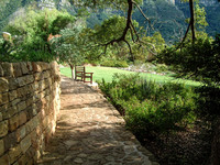 <p>Der Garten hat einen massgeblichen Einfluss auf das Wohlbefinden und die Psyche der Menschen. Der Gartenplaner Martin Hoch hat sich in seinem Buch…</p>