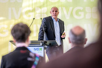 <p>Damit hatte keiner gerechnet: Trotz Lockdown und einem verregneten Sommer wuchs der Gartenmarkt 2021 mit einem Umsatzplus von 1,4 % auf 21,2 Mrd.…</p>