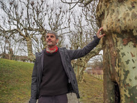 <p>Wer an die Schweiz denkt, hat Berge oder Seen vor Augen, kaum aber Alleen. Zu Unrecht, sagte sich Michel Brunner, machte sich auf die Suche und…</p>