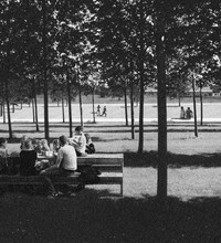 <p>Jacobus Macco und Lisa Troiano vom Büro LINEA landscape architecture in Zürich heissen die Gewinner des Evariste-Mertens-Preises 2016. Ausgelobt wurde…</p>