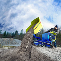 <p>Bodenaushub und Beton in schwierigem Gelände bewegen, das wird beim Errichten von Zäunen und Toren unvermeidlich und kann schon einen Raupenkipper der…</p>