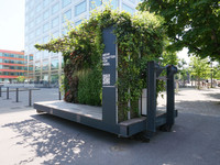 <p>Die Sommerhitze belastet die Bevölkerung im urbanen Raum. In Basel sollen mittels mobilen Grünelementen versiegelte Plätze, Strassen und Brücken…</p>