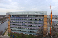 <p>UF002 De Schilde, so heisst die von der Urban Farmers AG zusammen mit Partnern in Den Haag realisierte Dachfarm mit 1200 Gewächshausfläche für den…</p>