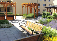 <p>Kopfsalat anpflanzen, Erdbeeren ernten, zwischen den Pflanzinseln spazieren oder den Kaninchen Max und Moritz beim Spielen zuschauen – all das können…</p>