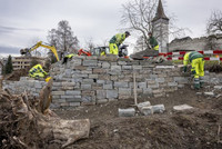 <p>Im ehemaligen städtischen Schulgarten unterhalb des Kulturhofs Hinter Musegg in Luzern baut Stadtgrün aktuell eine Trockensteinmauer sowie…</p>