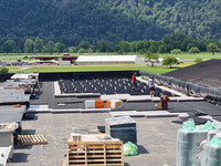 <p>Das Regenwassermanagement auf dem Flachdach hilft, extreme Wetterereignisse besser bewältigen zu können, und trägt zu einer höheren Lebensqualität in…</p>