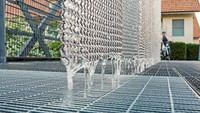 <p>Ein Wasserschleier als temporäre Installation bringt neue Qualität in den suburbanen Raum. Die heutige Zeit benötigt wieder solch mobile…</p>