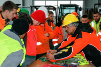 <p>Seit Herbst 2014 wurde und wird in verschiedenen Bildungszentren von JardinSuisse der neue Baugeräteführerkurs durchgeführt. Ein Tag mit dabei war…</p>