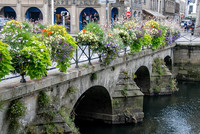 Die Brücken von Quimper <p>Kaum ein anderes europäisches Land liebt den Sommerflor mit Einjährigen so sehr wie Frankreich. In der bretonischen Stadt Quimper wird mit dem…</p>