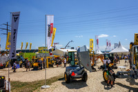 <p>Kompakte Baumaschinen werden sauberer, vielseitiger und sicherer. Das sind wesentliche Trends, die sich am Messeangebot auf der öga 2018 in Koppigen…</p>