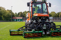 <p>Knickgelenkte Kommunal-Geräteträger machen nicht nur beim Kehren und im Winterdienst auf Verkehrswegen eine gute Figur. Die leichten, schlanken…</p>