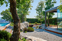 <p>Das Setting einer Landschaft mit Bergsee ist bildgebend für die Konzeption dieses Gartens in Knutwil, im Kanton Luzern. Die mit engem Bezug zur…</p>