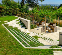 <p>Bauvorhaben in Hanglagen geizen nicht mit Erschwernissen. Kommt zusätzlich der Anspruch nach einem homogenen Design hinzu, setzt dies die Latte der…</p>