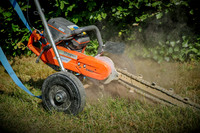 <p>In Windeseile zieht der GeoRipper seine schmalen Gräben durch den Garten. Er ist quasi Schaufel und Spaten in einem, schafft sich durch fast jede…</p>