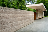 <p>Mit Mauern kann man nicht nur abgrenzen oder abfangen. Mit Mauern kann man auch gestalten. Das gilt besonders für Stampfbetonmauern. Dank ihres…</p>